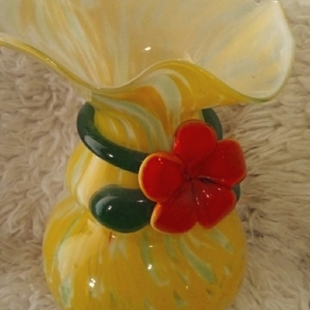 Vintage art glass vase  with beautiful  red flower, nice details and colors